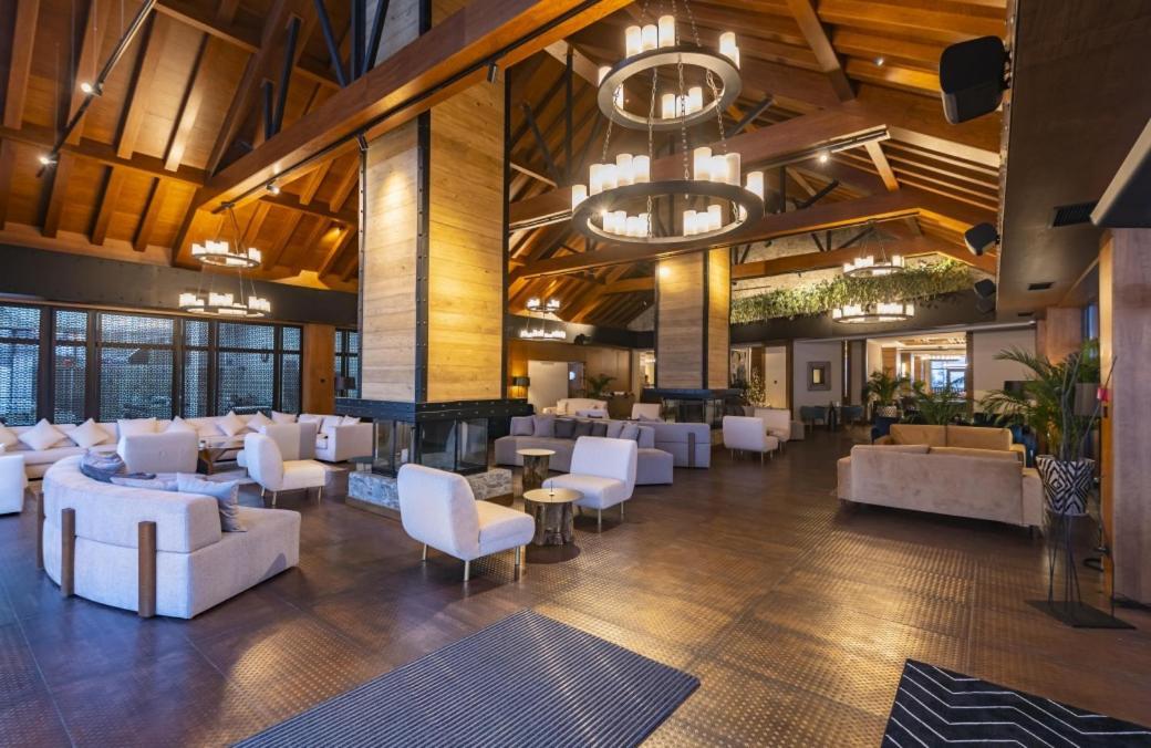 Ambassadori Goderdzi Hotel Zewnętrze zdjęcie